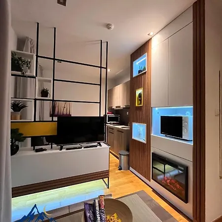 Apartment Fully Equiped, Quiet, For 5 Persons, Next To Panoramic Gondola