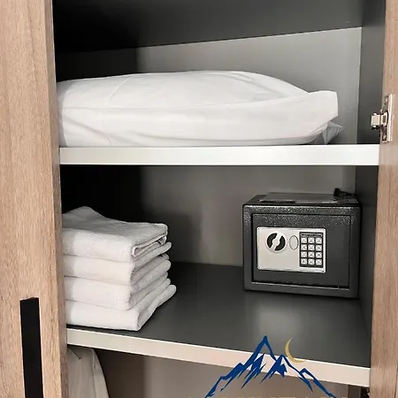 Fully Equiped, Quiet, For 5 Persons, Next To Panoramic Gondola