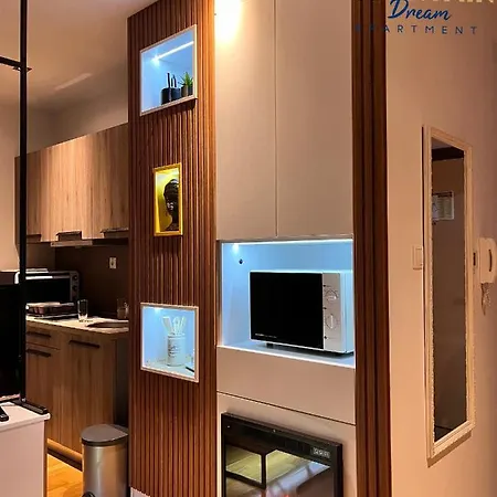 Fully Equiped, Quiet, For 5 Persons, Next To Panoramic Gondola *