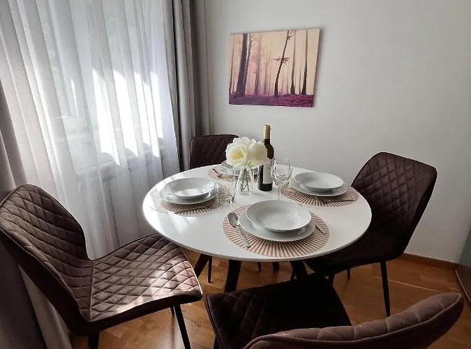 Appartement Fully Equiped, Quiet, For 5 Persons, Next To Panoramic Gondola *