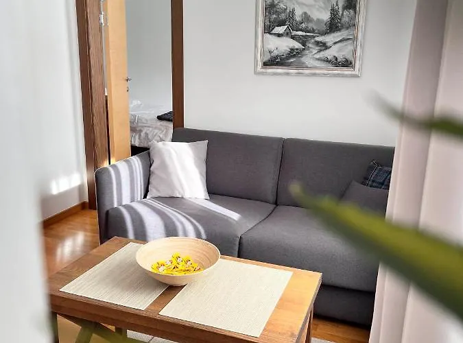 Fully Equiped, Quiet, For 5 Persons, Next To Panoramic Gondola *