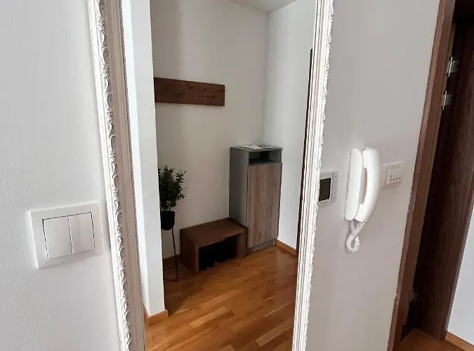 Fully Equiped, Quiet, For 5 Persons, Next To Panoramic Gondola