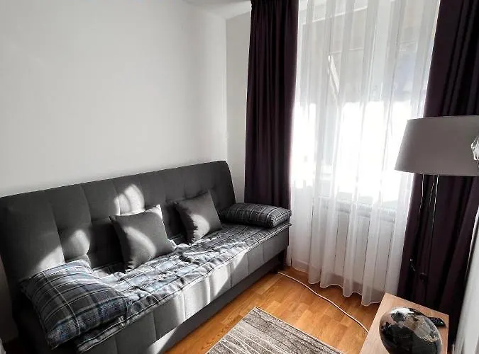 Fully Equiped, Quiet, For 5 Persons, Next To Panoramic Gondola